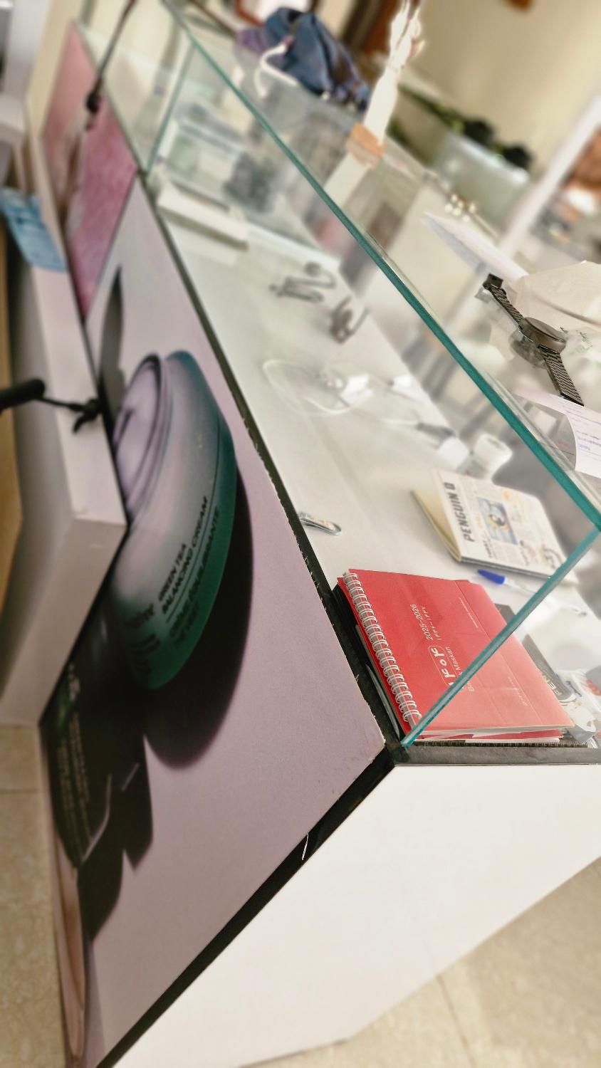 قفسه فروشگاهی( آرایشی و بهداشتی)|فروشگاه و مغازه|کیش, |دیوار