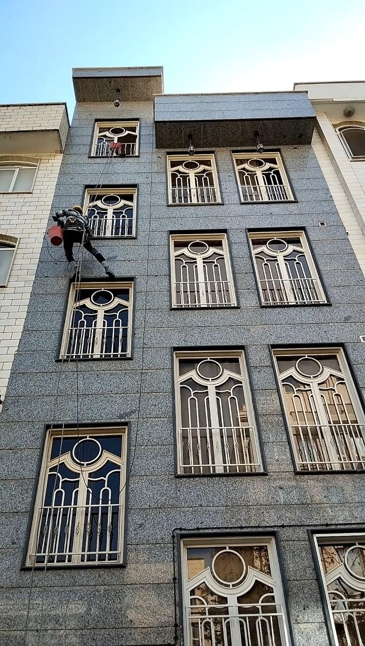 پیچ ورولپلاک رول پلاک کردن سنگ نما باطناب راپل کار|خدمات پیشه و مهارت|قدس, شهر‌قدس|دیوار