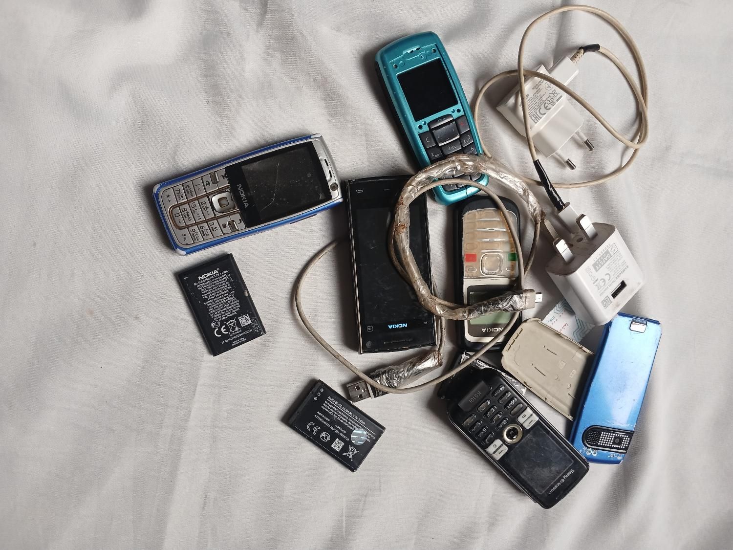 تعدادی گوشی کارکرده تعمیری و قدیمی|موبایل|اردبیل, |دیوار