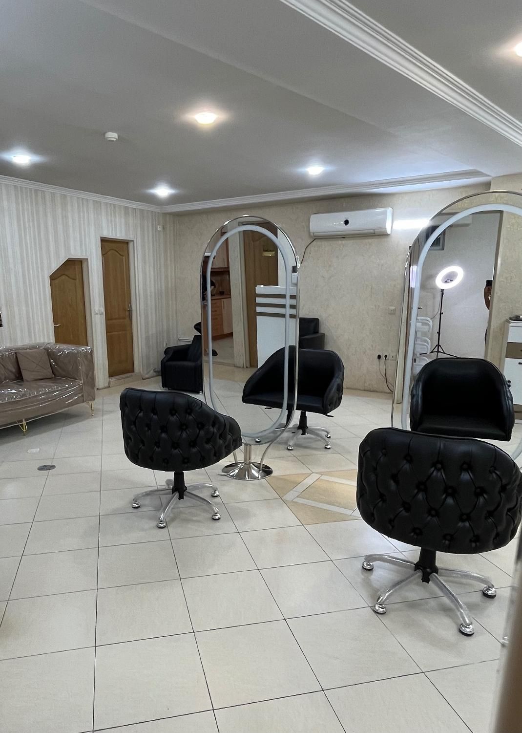 نیروی ناخنکار - کراتینکار - رنگ کار|استخدام درمانی، زیبایی، بهداشتی|اصفهان, شاهزید|دیوار