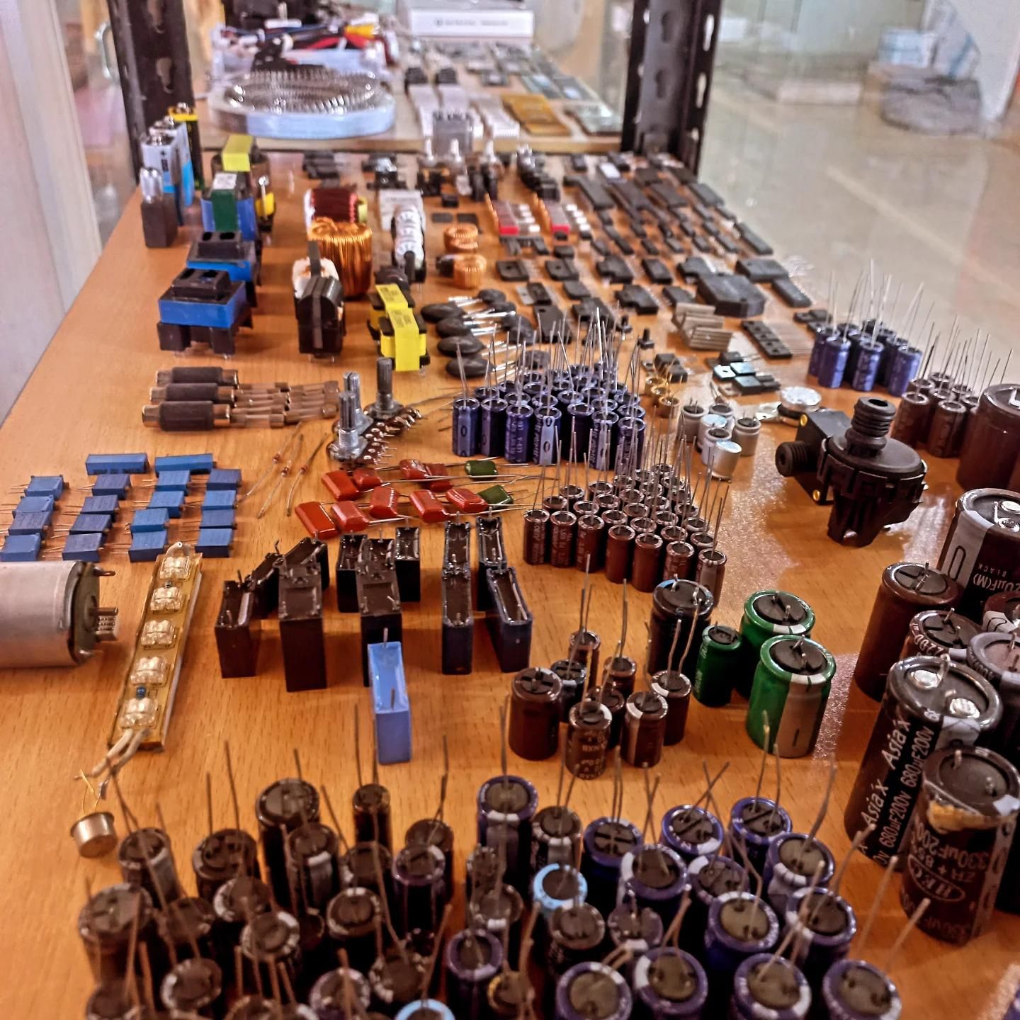 تعمیر تلویزیون و سیستم صوتی|خدمات پیشه و مهارت|پردیس, فاز ۱|دیوار