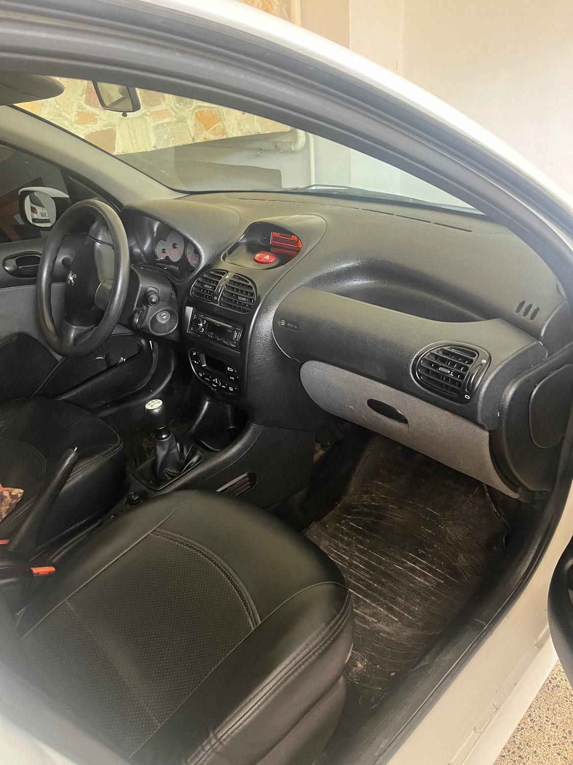 پژو 206 SD V8، مدل ۱۳۹۶|خودرو سواری و وانت|ساری, |دیوار