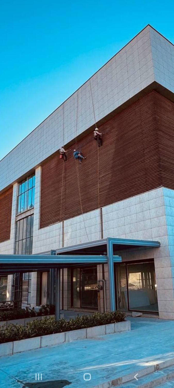 کار در ارتفاع باطناب پیچ رولپلاک آببندی شستشونما|خدمات پیشه و مهارت|زنجان, |دیوار