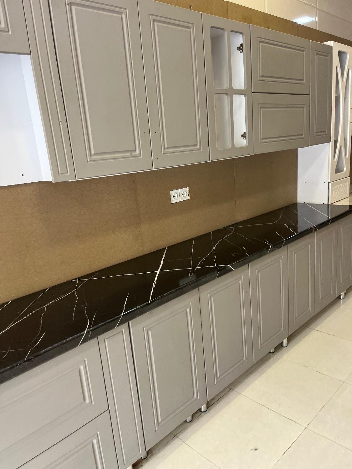 کابینت صفحه مشکی وسفیدامپراطورآیسانم|مصالح و تجهیزات ساختمان|کاشان, شهرک ۲۲ بهمن|دیوار