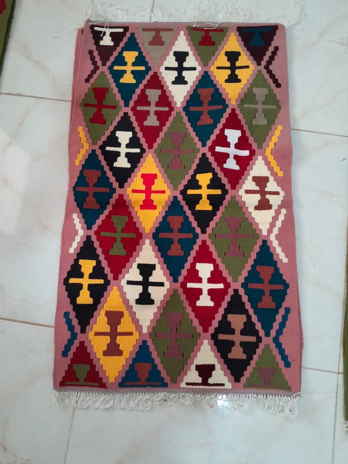 پادری سنتی|فرش|کرج, کلاک نو|دیوار