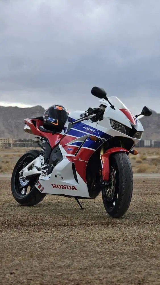 موتور cbr 600 اصل ژاپن کم کار سالم سند کویر|موتورسیکلت|اصفهان, شهرک کاوه|دیوار