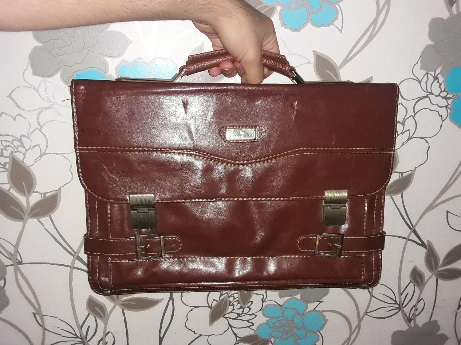 کیف مدرسه و اداری و دانشگاه|کیف، کفش، کمربند|اراک, |دیوار