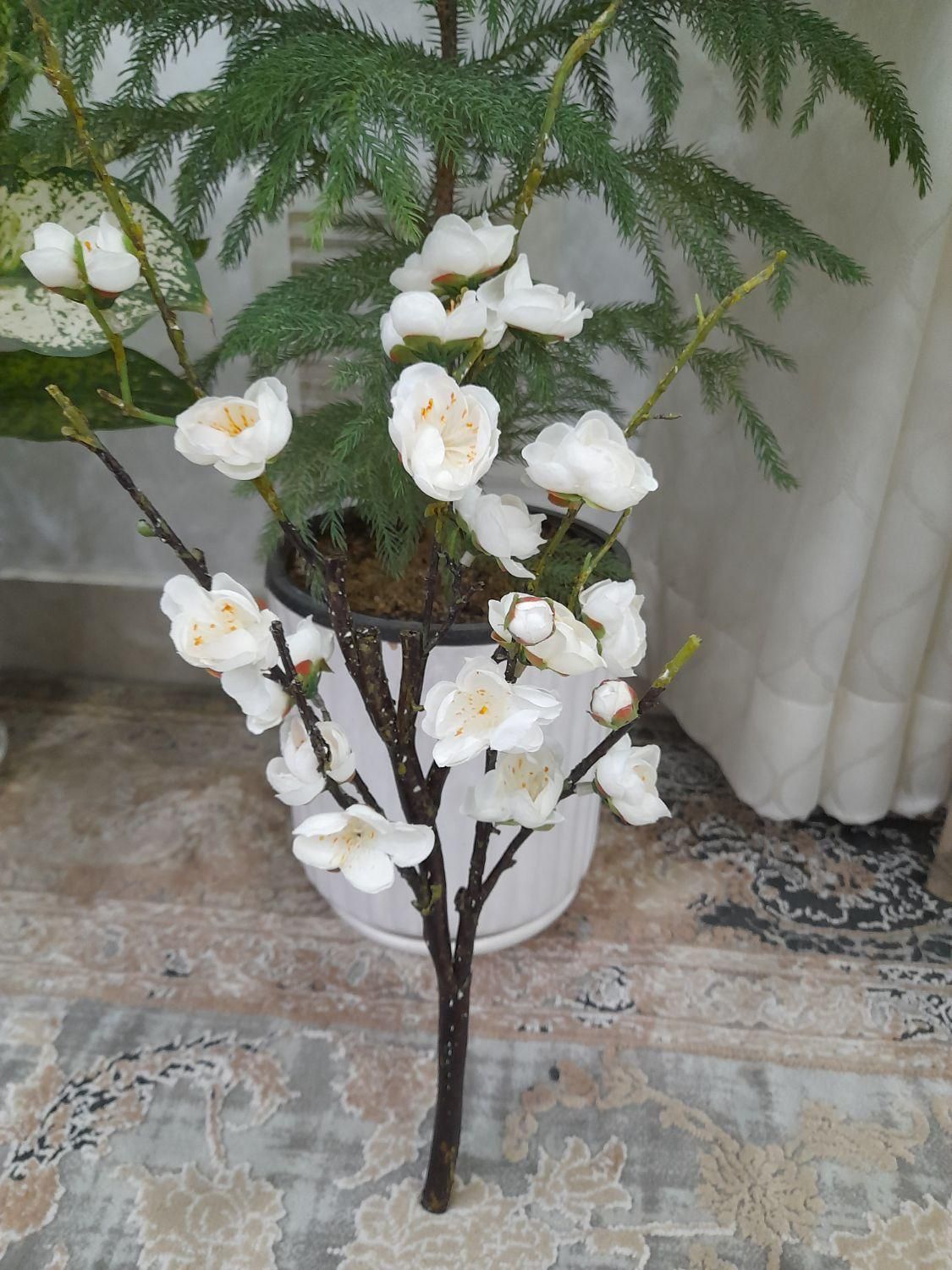 یک دسته شکوفه به ژاپنی|گل مصنوعی|نهاوند, |دیوار