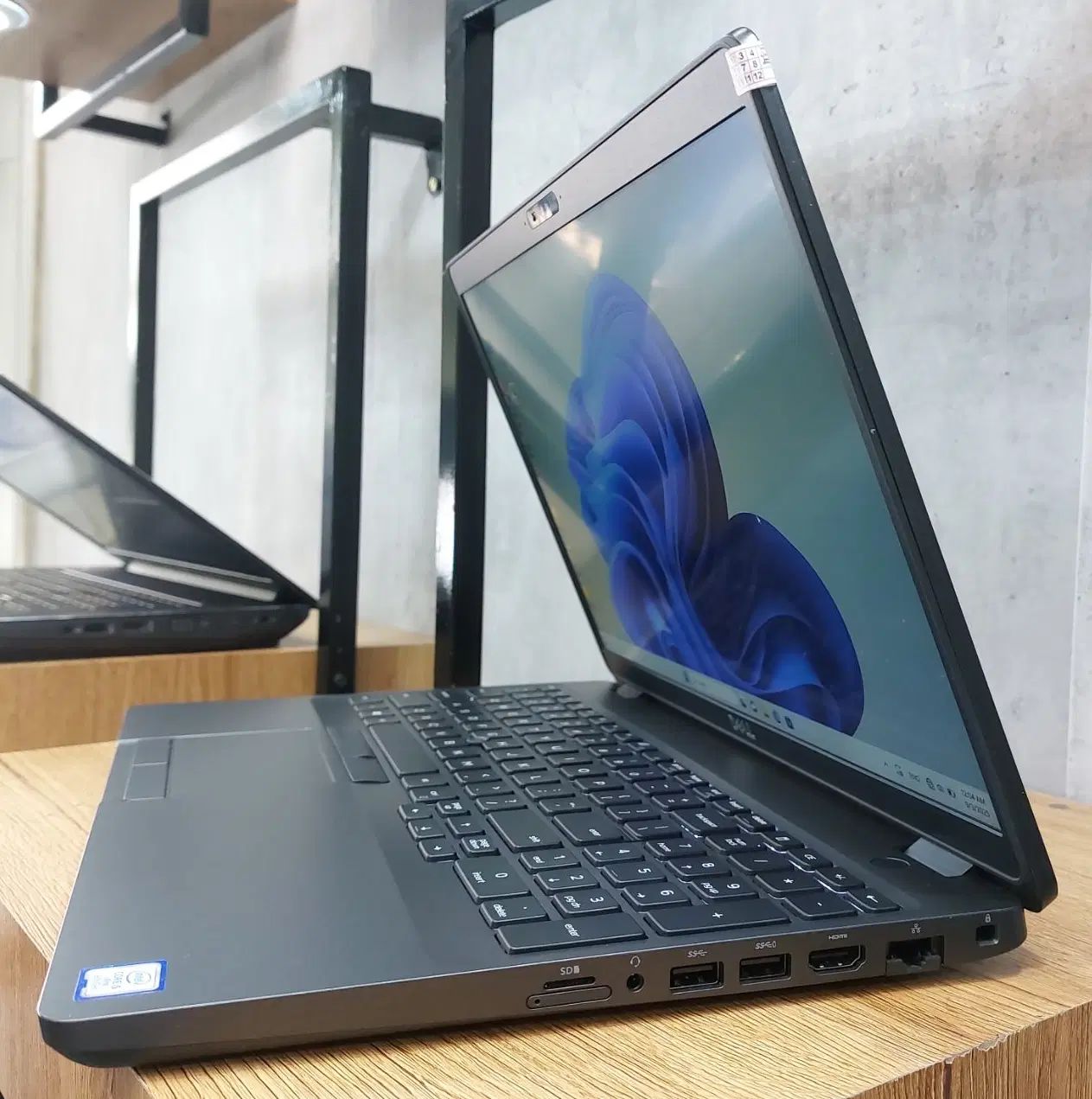 لپتاپ DELL 5500 لمسی نسل۸  i5 8365u رم 16 تمیز|رایانه همراه|اصفهان, شیخ طوسی|دیوار