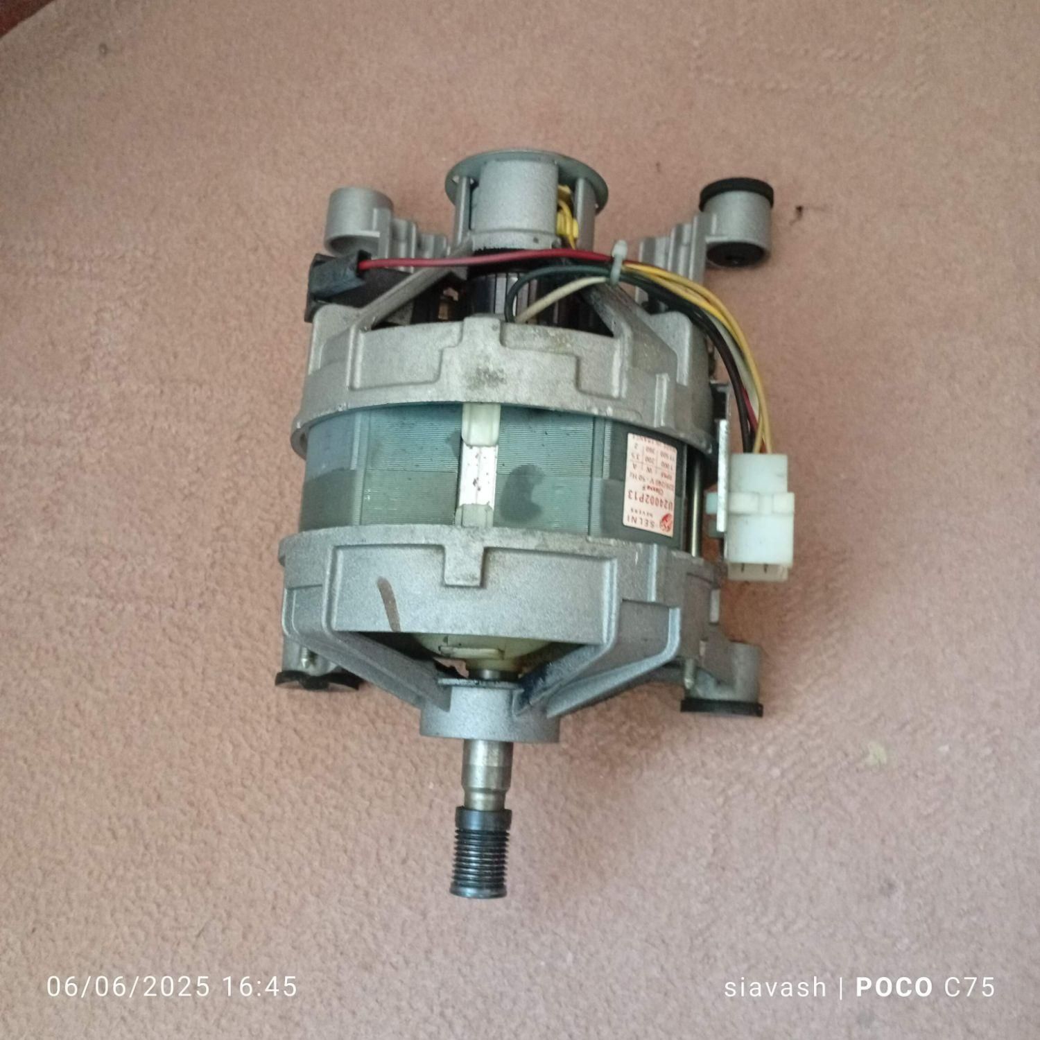 مقداری لوازم لباسشویی ابسال|ماشین لباسشویی و خشک‌کن لباس|هشتگرد, فاز ۱ مهستان|دیوار