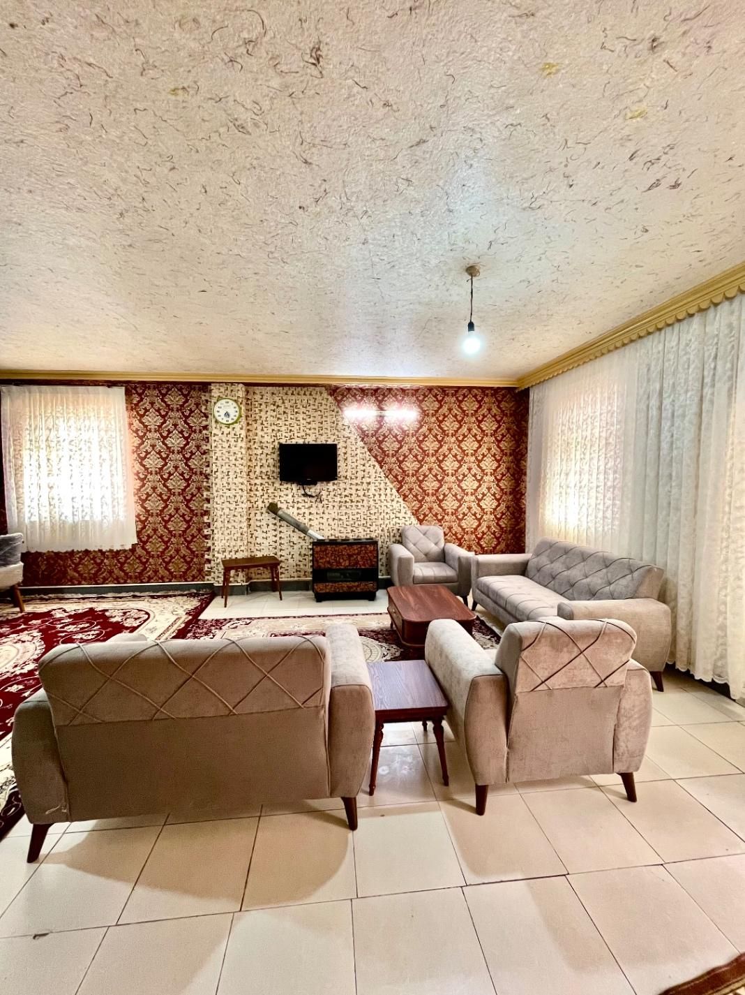 اجازه روزانه/شبانه/هفتگی/ویلای سه خواب هشت تخته|اجارهٔ کوتاهمدت آپارتمان و سوئیت|سرعین, |دیوار