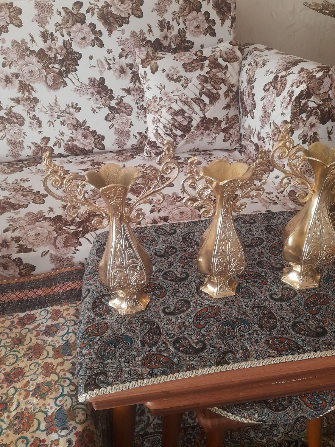 گلدان برنز اصل 3تاباهم 6میلیون سنگین وزن هستن|کلکسیون اشیاء عتیقه|خوی, |دیوار