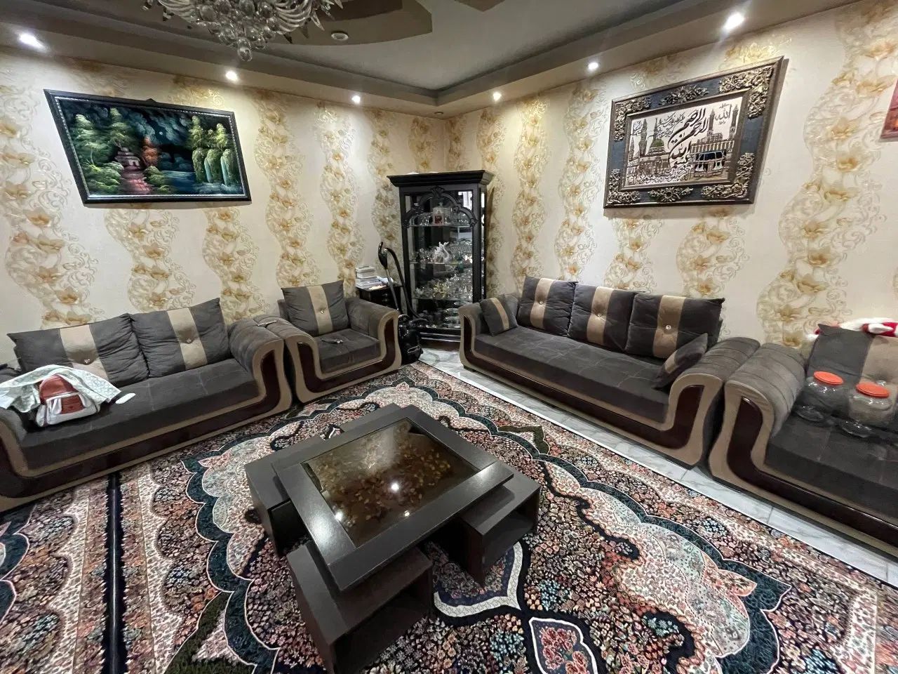 فروش لوازم خانه مبل ویترین آینه میز تلویزیون|مبلمان خانگی و میز عسلی|رشت, جانبازان|دیوار