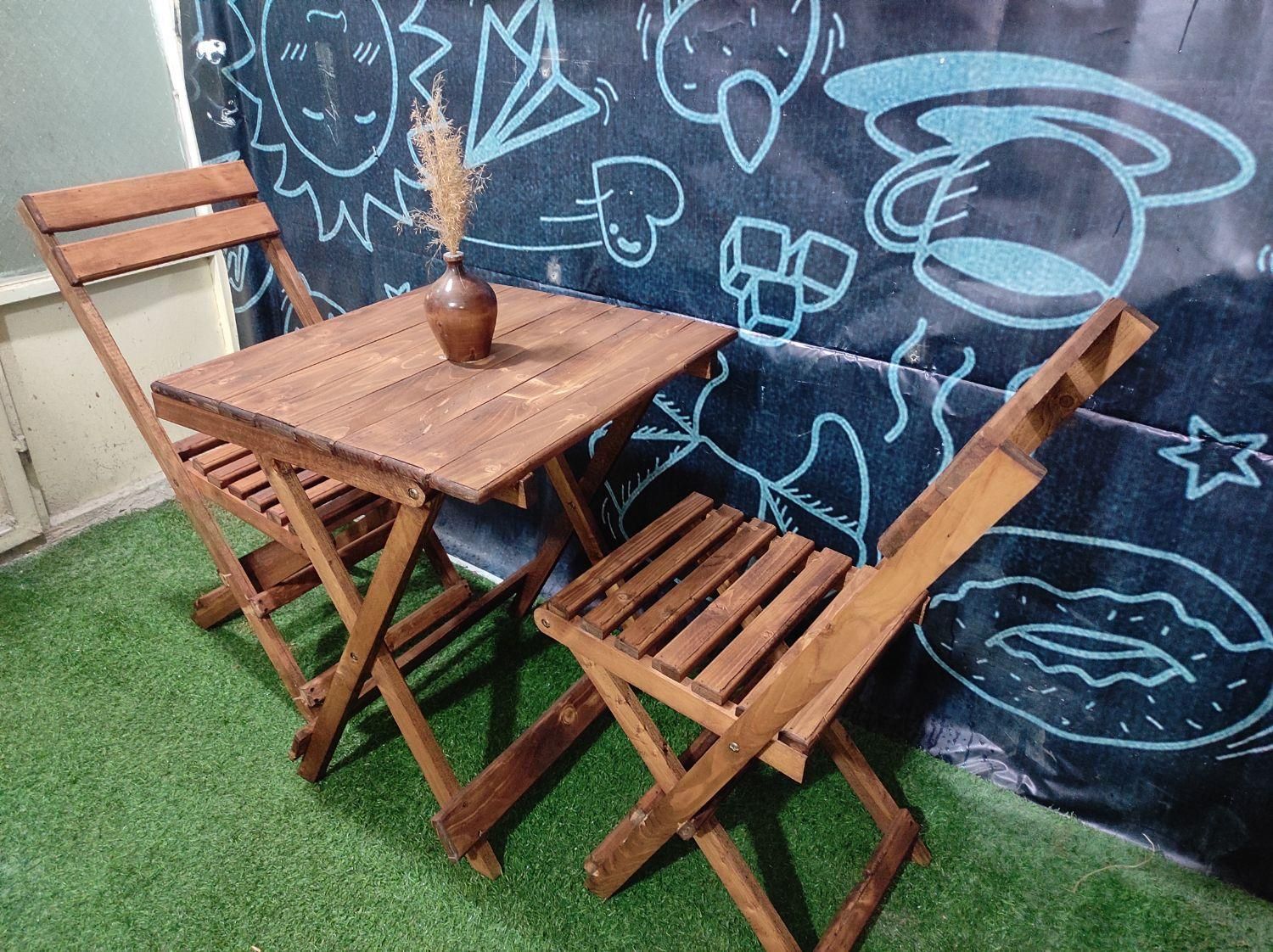 میز و صندلی چوبی|میز و صندلی غذاخوری|میانه, |دیوار