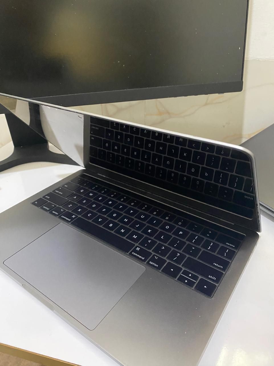 مک‌بوک پرو 13 اینچ تاچ‌بار macbook pro 13.3|رایانه همراه|شیراز, قدوسی غربی|دیوار