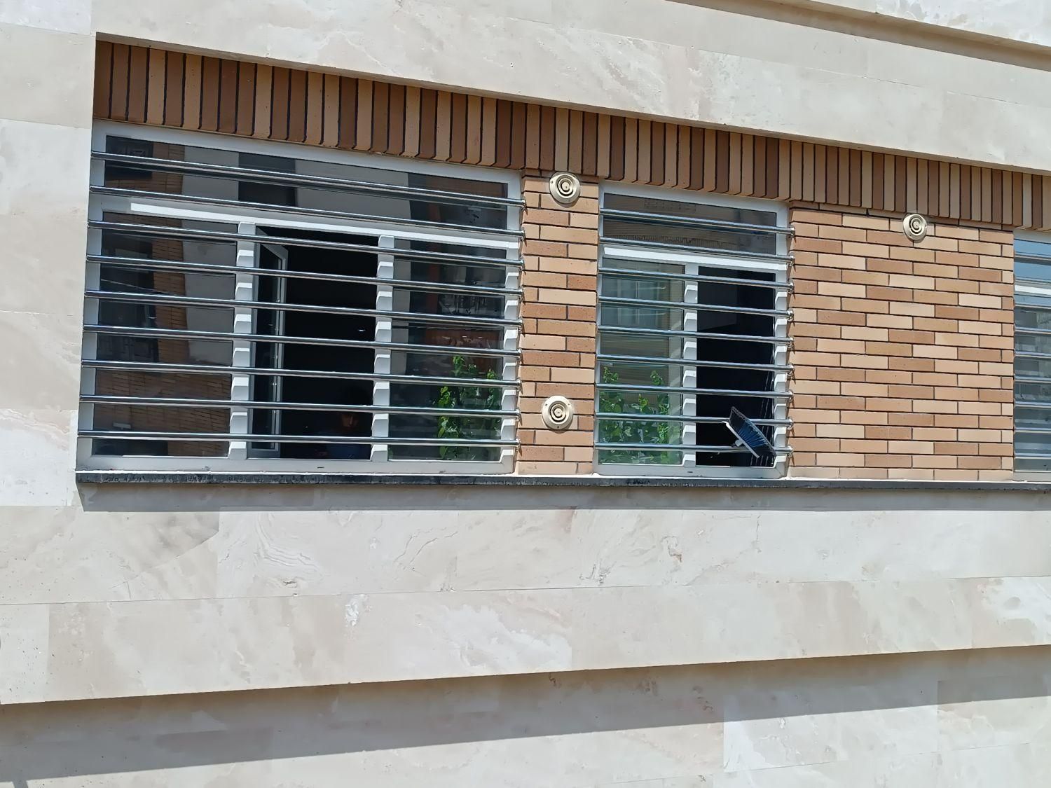 حفاظ پنجره نرده راه پله|مصالح و تجهیزات ساختمان|تهران, تختی|دیوار