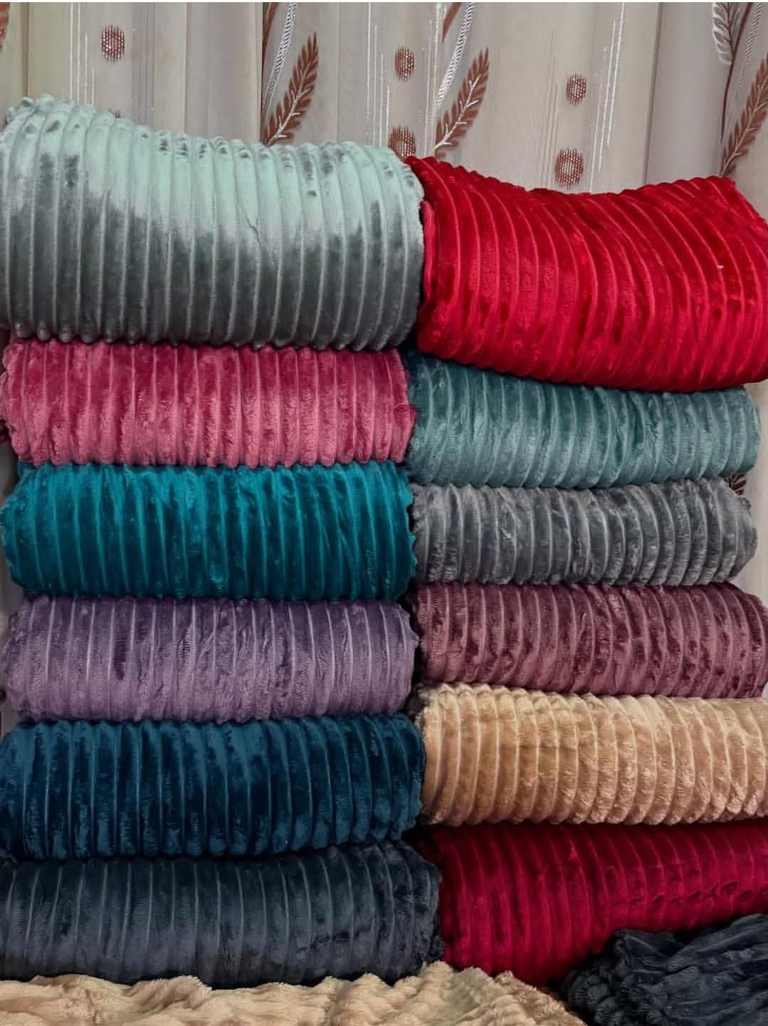 پتو مخمل کرکره ای|رختخواب، بالش، پتو|سمنان, |دیوار