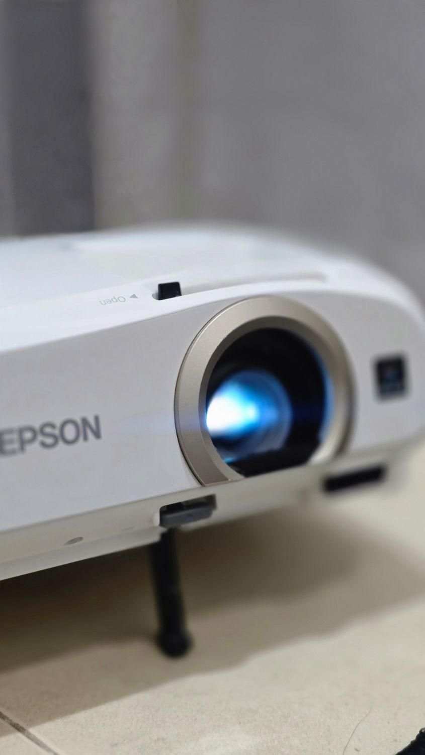 ویدیو پروژکتور سری ژاپنی مناسب تمامی محیط ها|تلویزیون و پروژکتور|تهران, صادقیه|دیوار