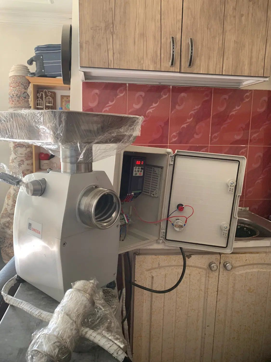 چرخگوشت امگا اصل ایتالیا omga TE-22|کافی‌شاپ و رستوران|تهران, آزادشهر|دیوار
