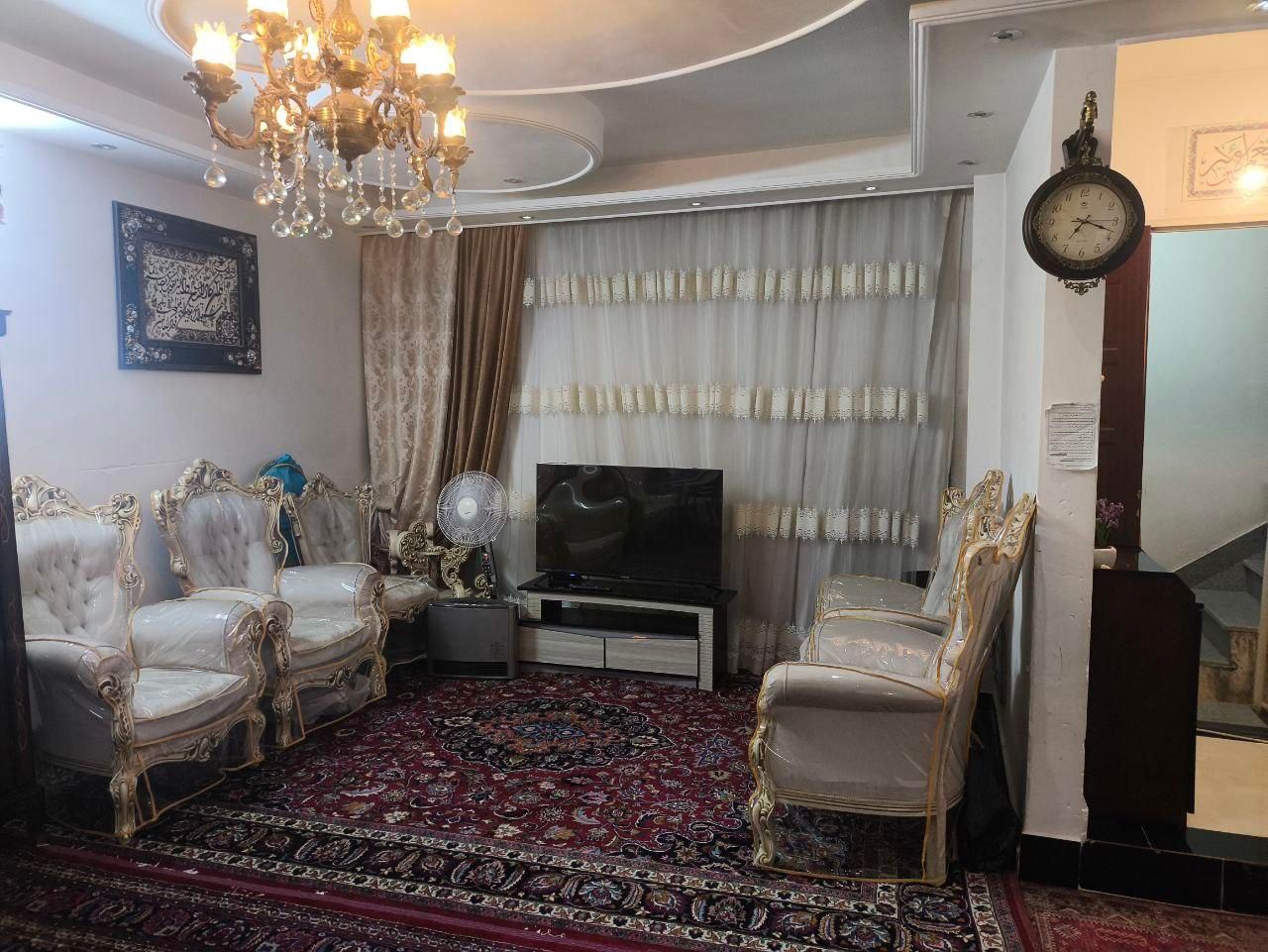فروش آپارتمان ۹۰ متری ۲ خوابه طبقه ۲ هفت تیر 31|فروش آپارتمان|مشهد, هفت تیر (نه دره)|دیوار