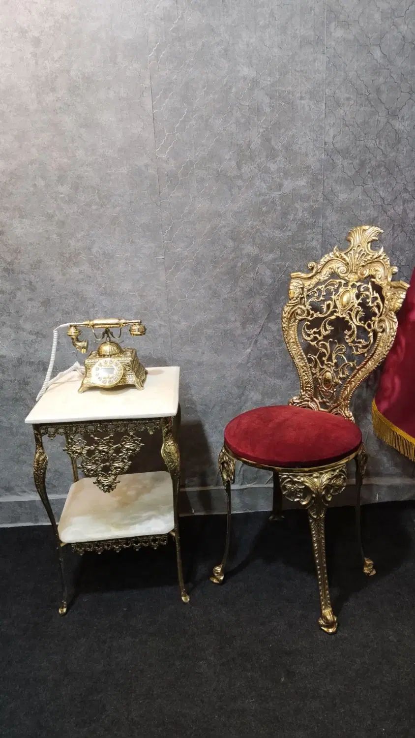 ست صندلی برنزی میز تلفن و تلفن ایستاده برنجی|میز تلفن|تهران, نیروی هوایی (پیروزی)|دیوار