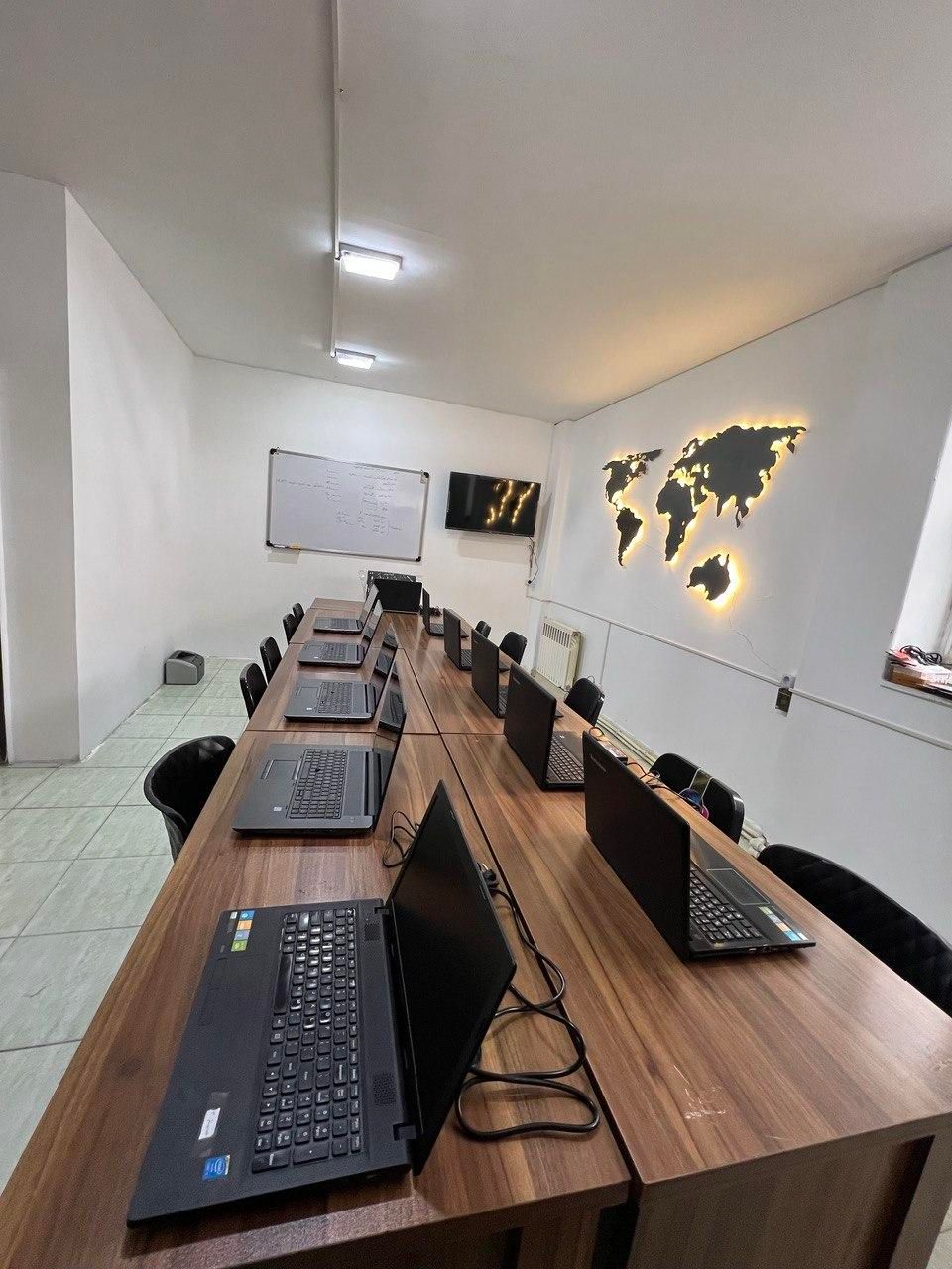 آموزش نرم افزار معماری اتوکد3dmax.رویت.icdl.فتوشاپ|خدمات آموزشی|تبریز, |دیوار