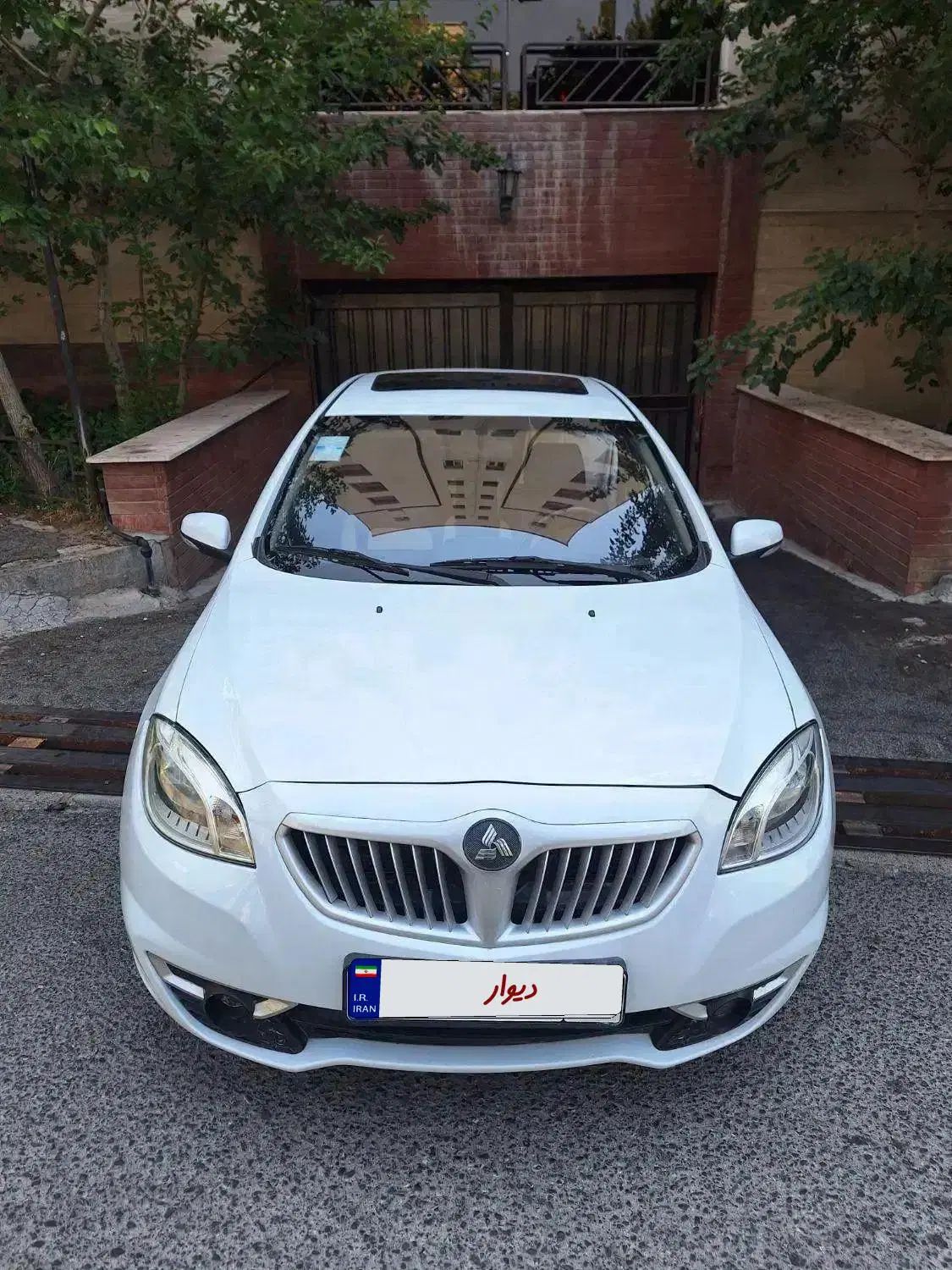برلیانس H330 اتوماتیک 1500cc، مدل ۱۳۹۶|خودرو سواری و وانت|تهران, سعادت‌آباد|دیوار