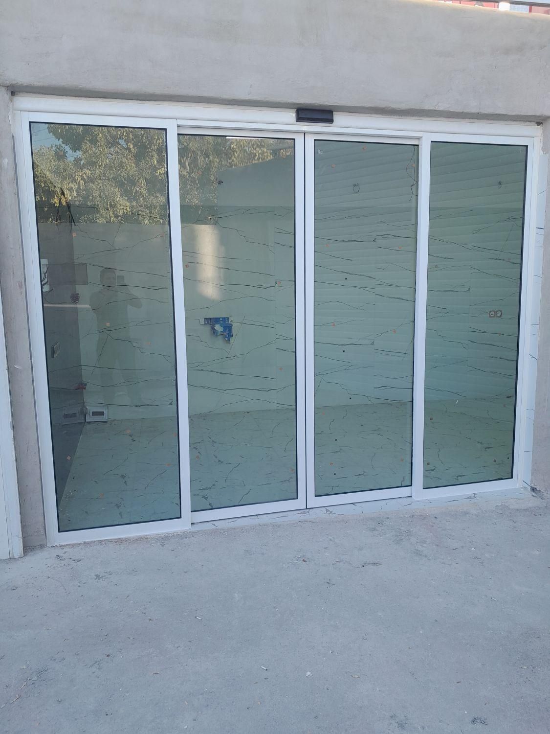 شیشه سکوریت ودرب اتومات|خدمات پیشه و مهارت|اراک, |دیوار