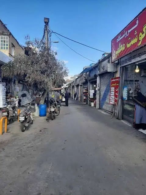 مغازه واقع در میدان میدان مطهری کوچه خورشتی ها|اجارهٔ مغازه و غرفه|قم, خاکفرج|دیوار
