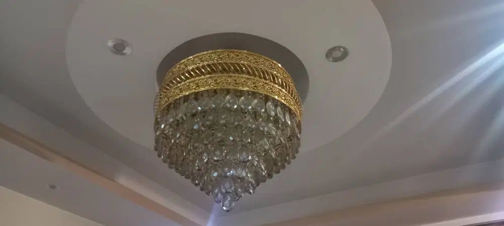 دو عددلوسترقطر۹۰ و۴۰ درحدنو و ساعت خیلی قدیمی برنز|لوستر و چراغ آویز|تهران, آبشار تهران (دریاچه)|دیوار