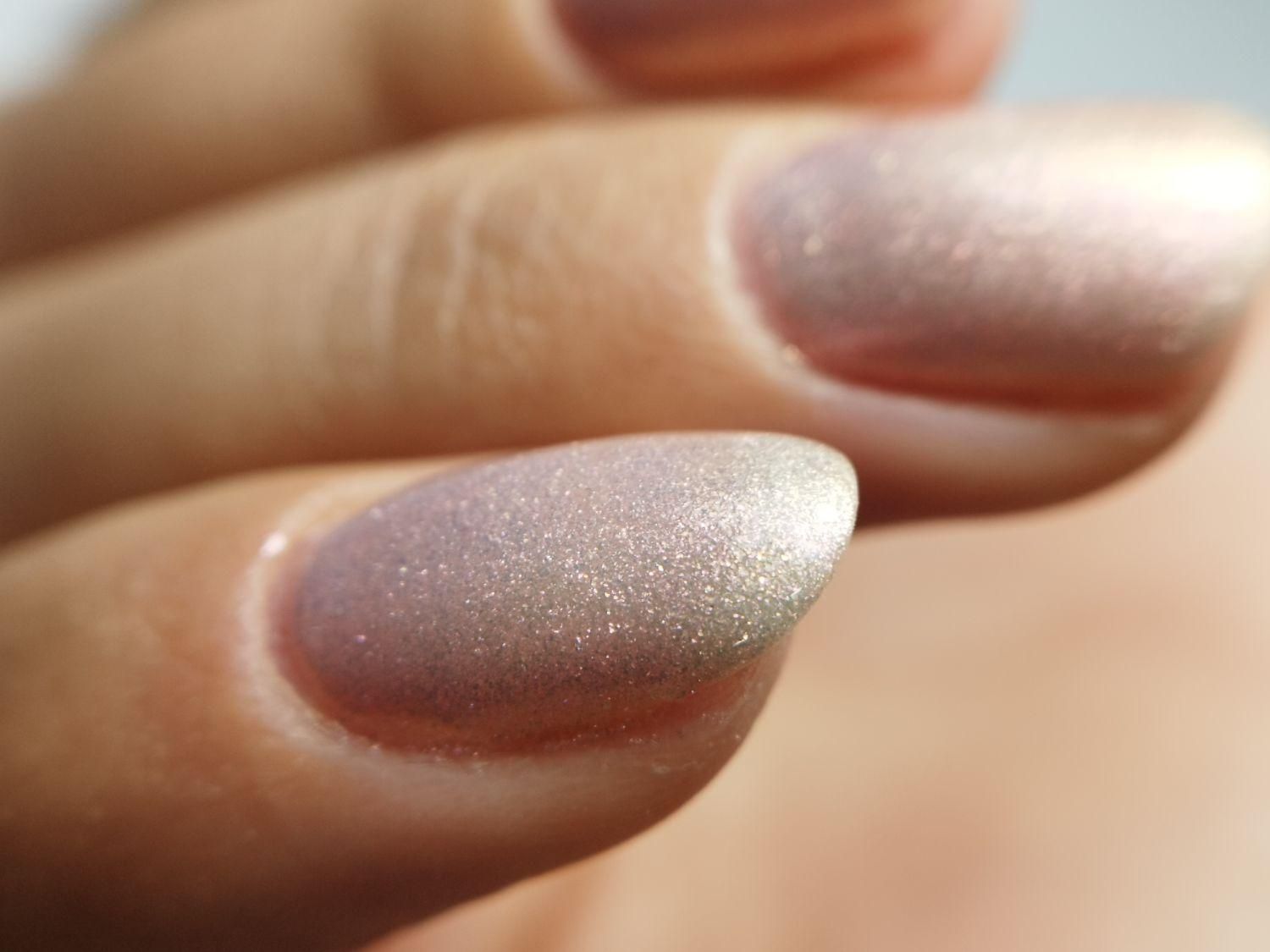 خدمات کاشت و ترمیم ناخن قیمت مناسب و ماندگاری بالا|خدمات آرایشگری و زیبایی|شیراز, شریف‌آباد|دیوار