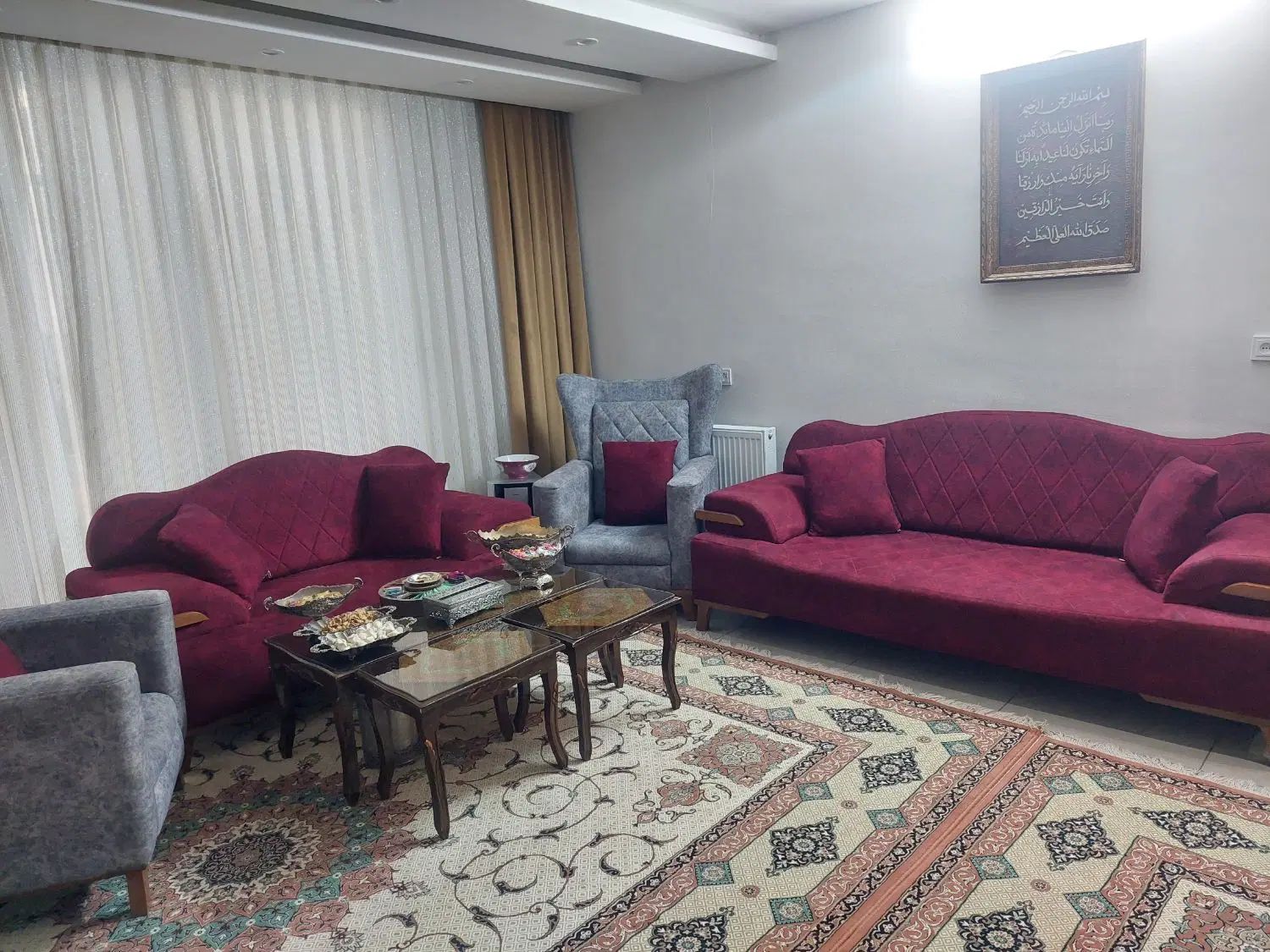 مبل ۷نفره راحتی|مبلمان خانگی و میز عسلی|اصفهان, شیخ طوسی|دیوار