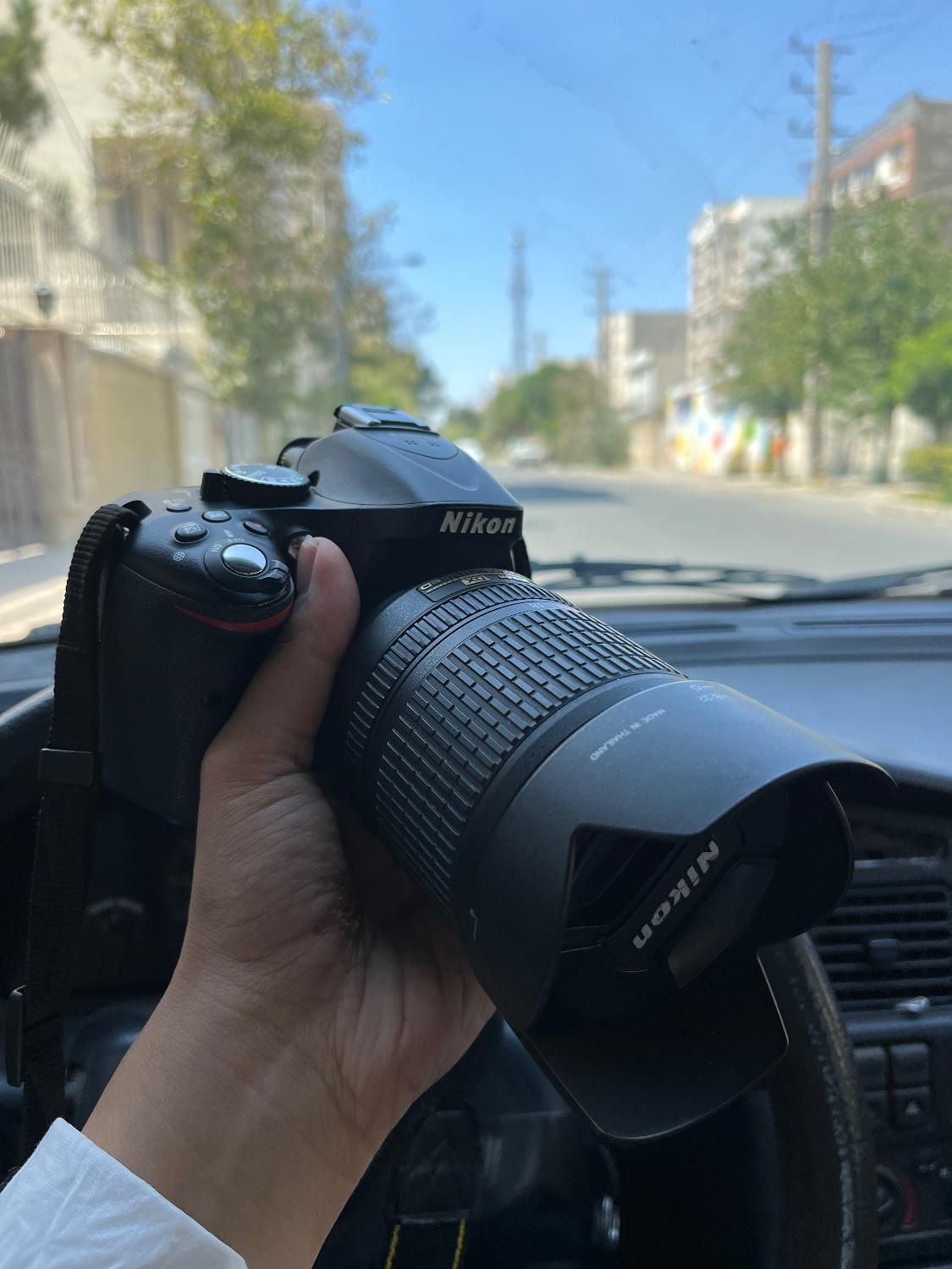 دوربین نیکون nikon D5200 در حد نو|دوربین عکاسی و فیلم‌برداری|اندیشه, |دیوار