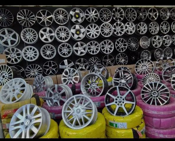 بر فرجام مناسب رینگ و لاستیک و دفتر نمایشگاه ماشین|اجارهٔ مغازه و غرفه|تهران, نارمک|دیوار