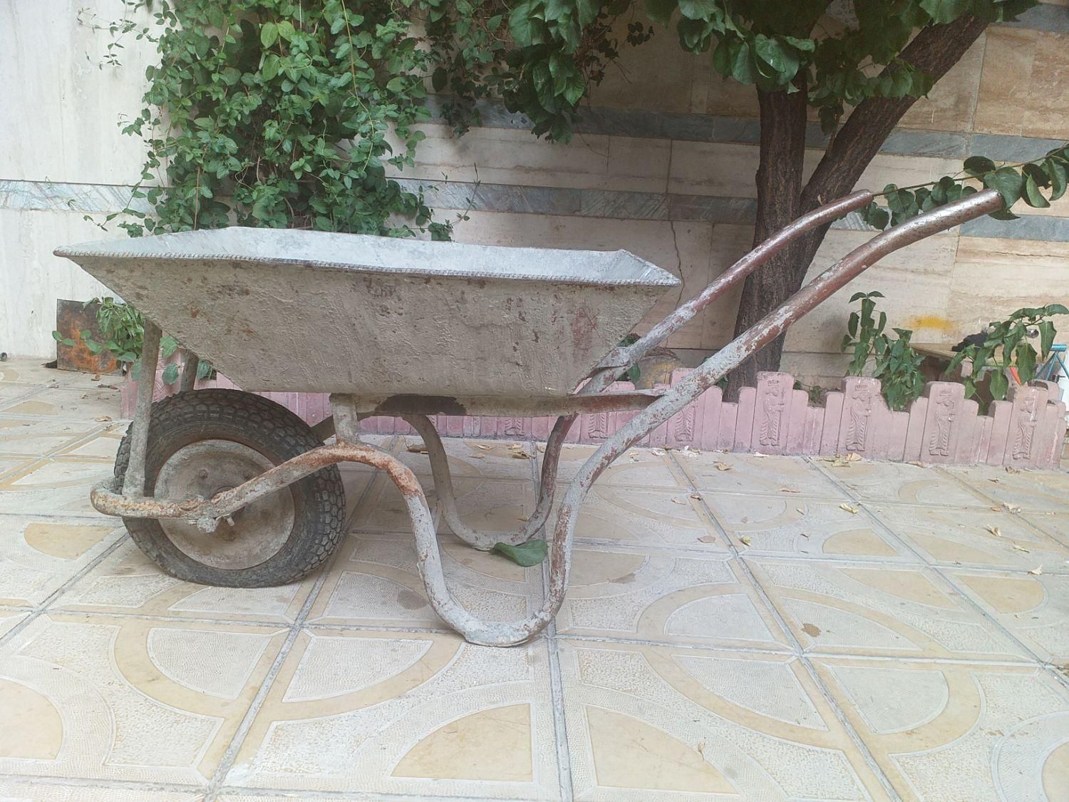 فرغون،بیل ،کلنگ و پوک|ابزارآلات|بروجرد, |دیوار