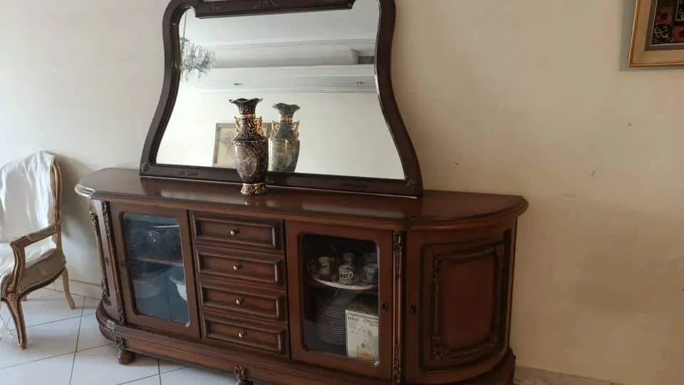 بوفه کف بسیار خوش ساخت فوری فروشی|بوفه، ویترین، کنسول|تهران, اختیاریه|دیوار