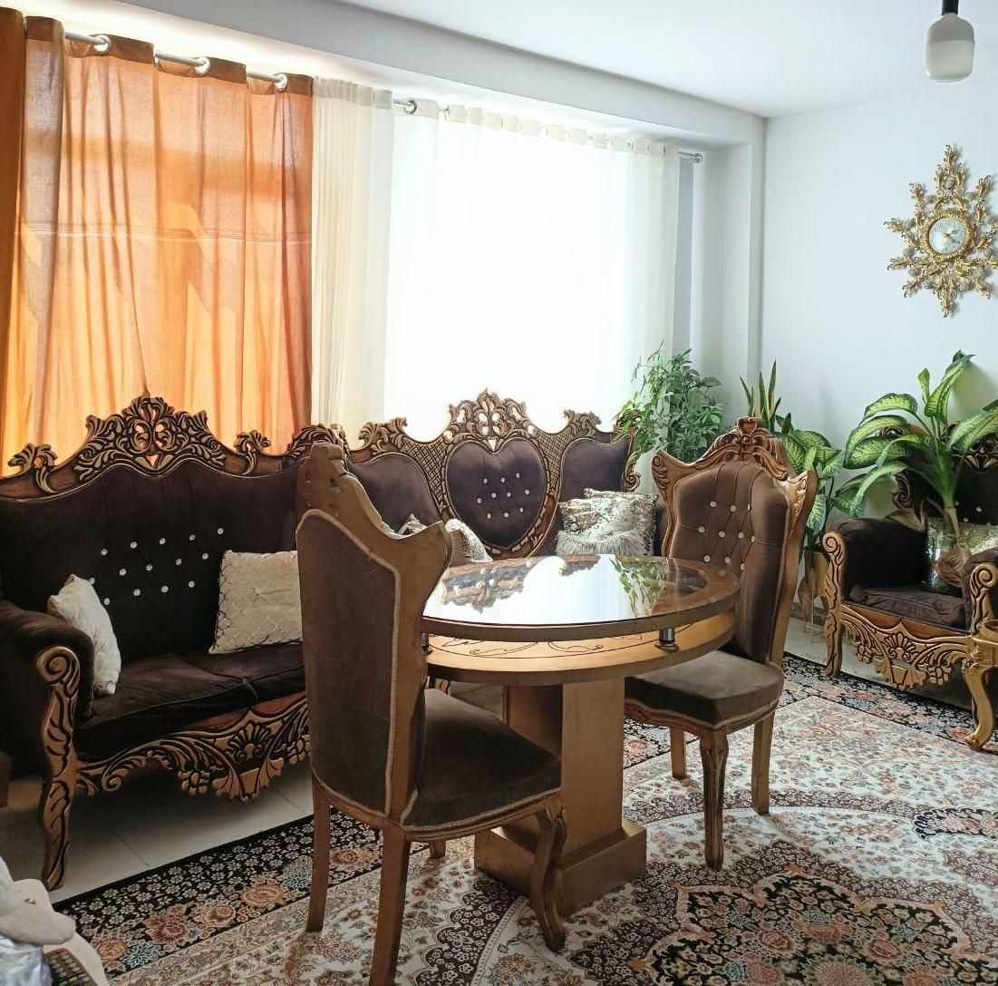 فروش مبلمان،نهارخوری چوبی با پارچه مخمل|مبلمان خانگی و میز عسلی|پرند, فاز ۴|دیوار