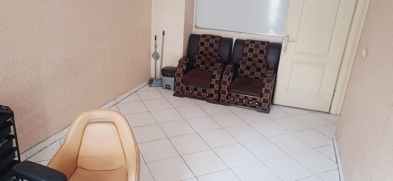 اجاره بخشی از سالن و اتاق تاتو برای لاین زیبایی|اجارهٔ دفتر کار، اتاق اداری، مطب|تهران, میدان انقلاب|دیوار
