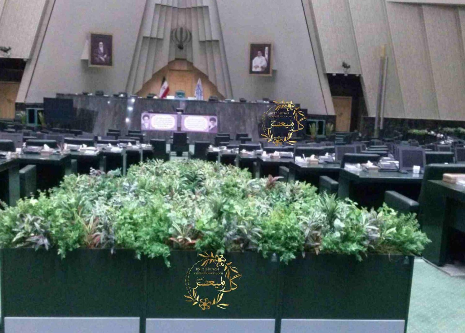 نخل نیکولای(اجرا گل مصنوعی برای فلاورباکس اداری)|گل مصنوعی|تهران, بازار|دیوار