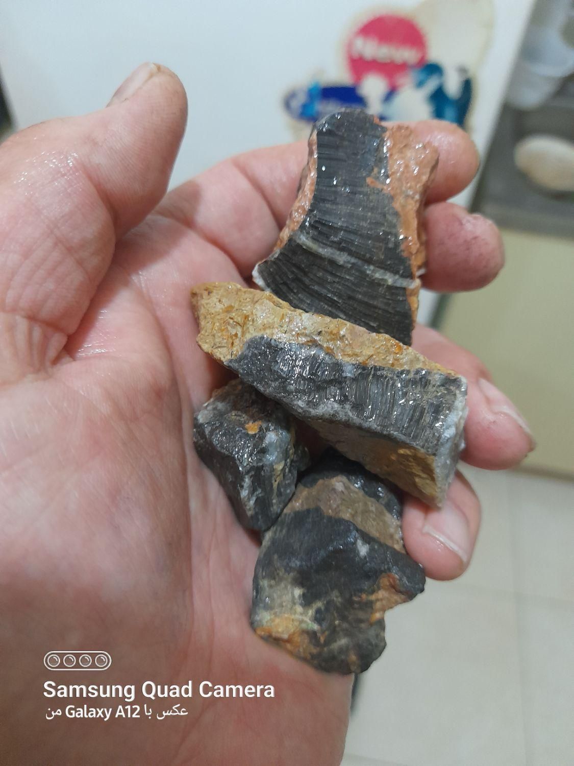 تورمالین سیاه|جواهرات|بجنورد, |دیوار