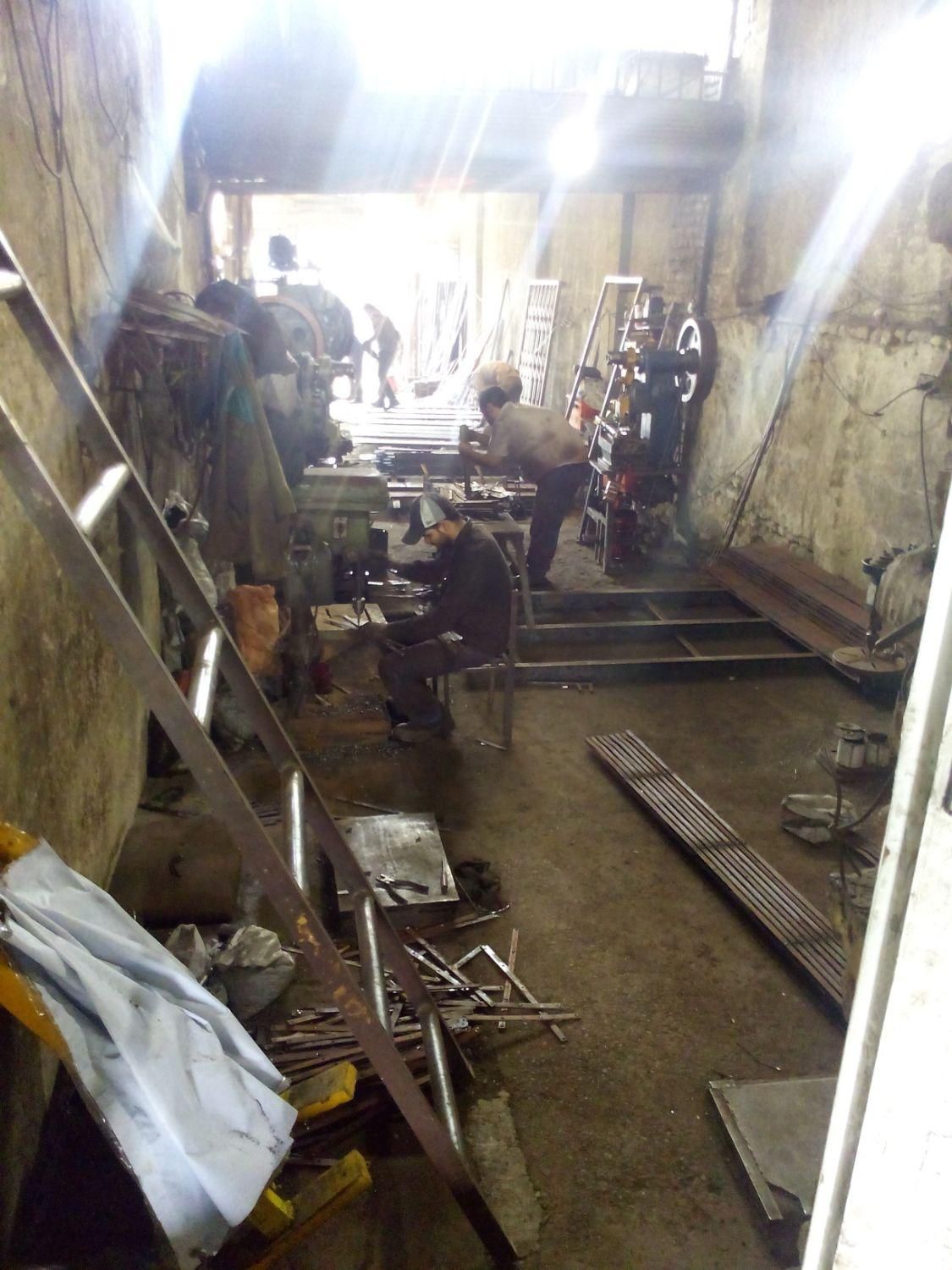 استخدام جوشکار کارگر ساده اتباع و ایرانی|استخدام صنعتی، فنی، مهندسی|گلستان (تهران), |دیوار