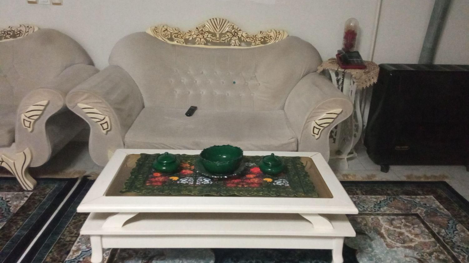 مبل هفت نفره همراه میز جلو مبلی|مبلمان خانگی و میز عسلی|لاهیجان, گلستان|دیوار