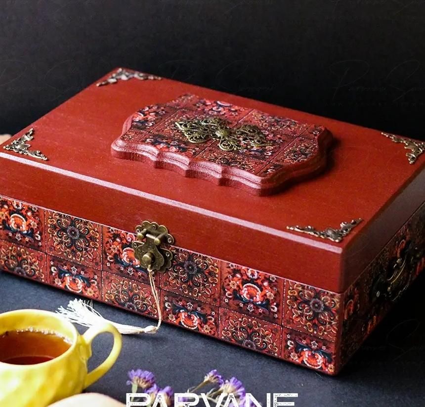 جعبه لوکس دستساز زرشکی و طلایی|صنایع دستی و سایر لوازم تزئینی|تهران, تهراننو|دیوار