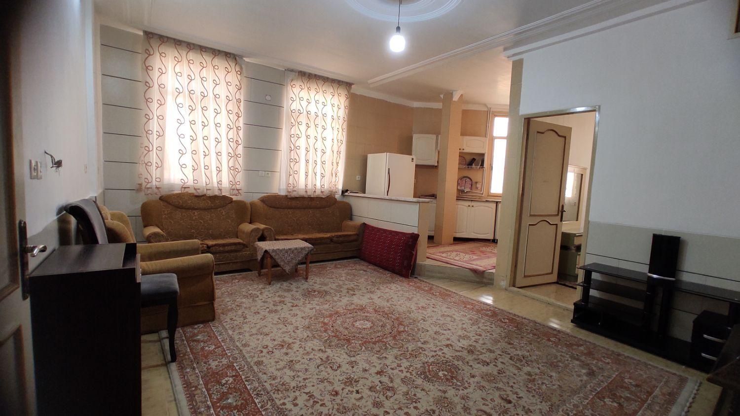 اجاره روزانه/هفتگی/ماهانه آپارتمان ۷۵ متری|اجارهٔ کوتاهمدت آپارتمان و سوئیت|دلیجان, |دیوار