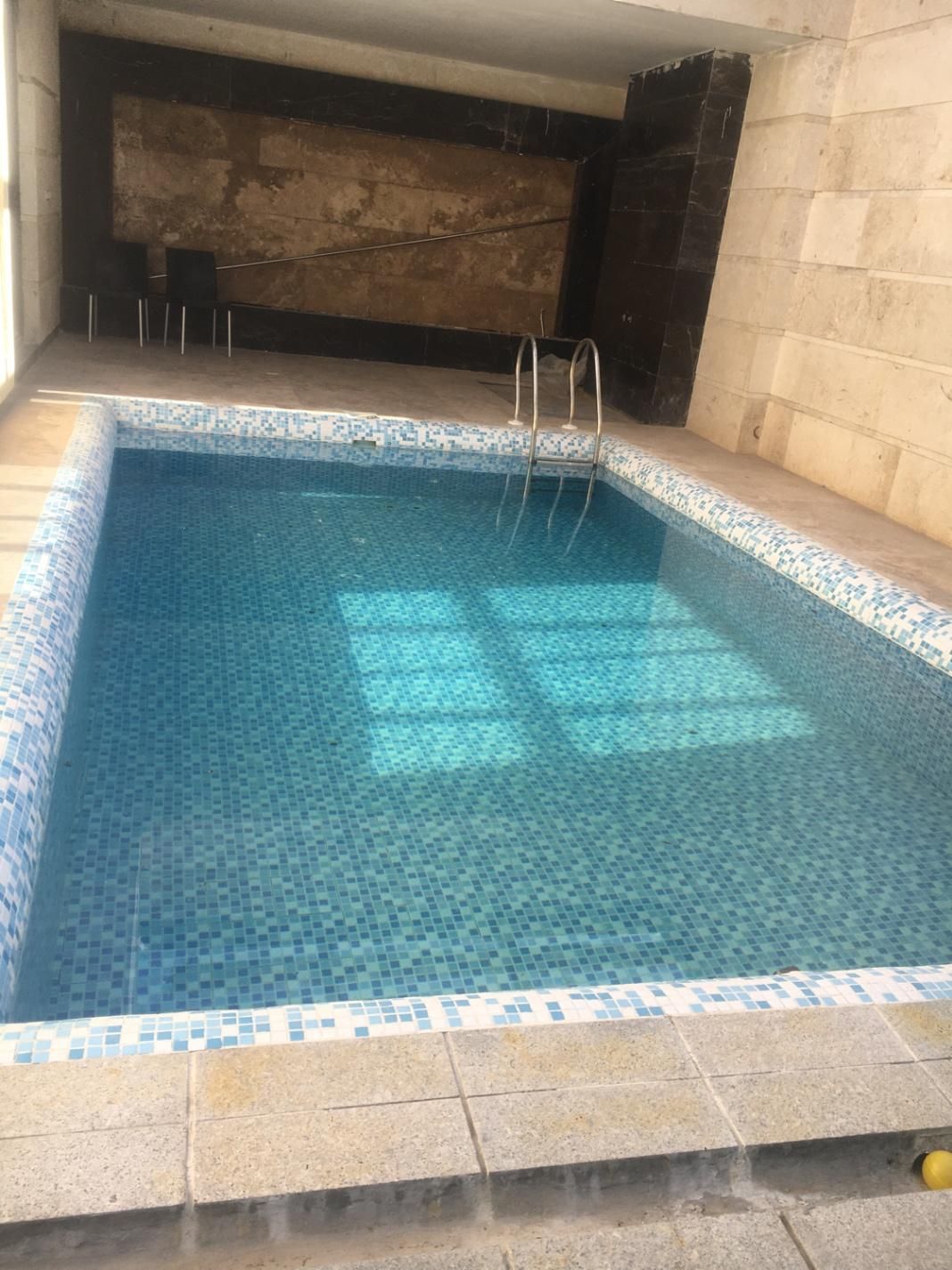 اجاره ویلا و باغ با استخر|اجارهٔ کوتاهمدت ویلا و باغ|شیراز, شهرک گلستان شمالی|دیوار