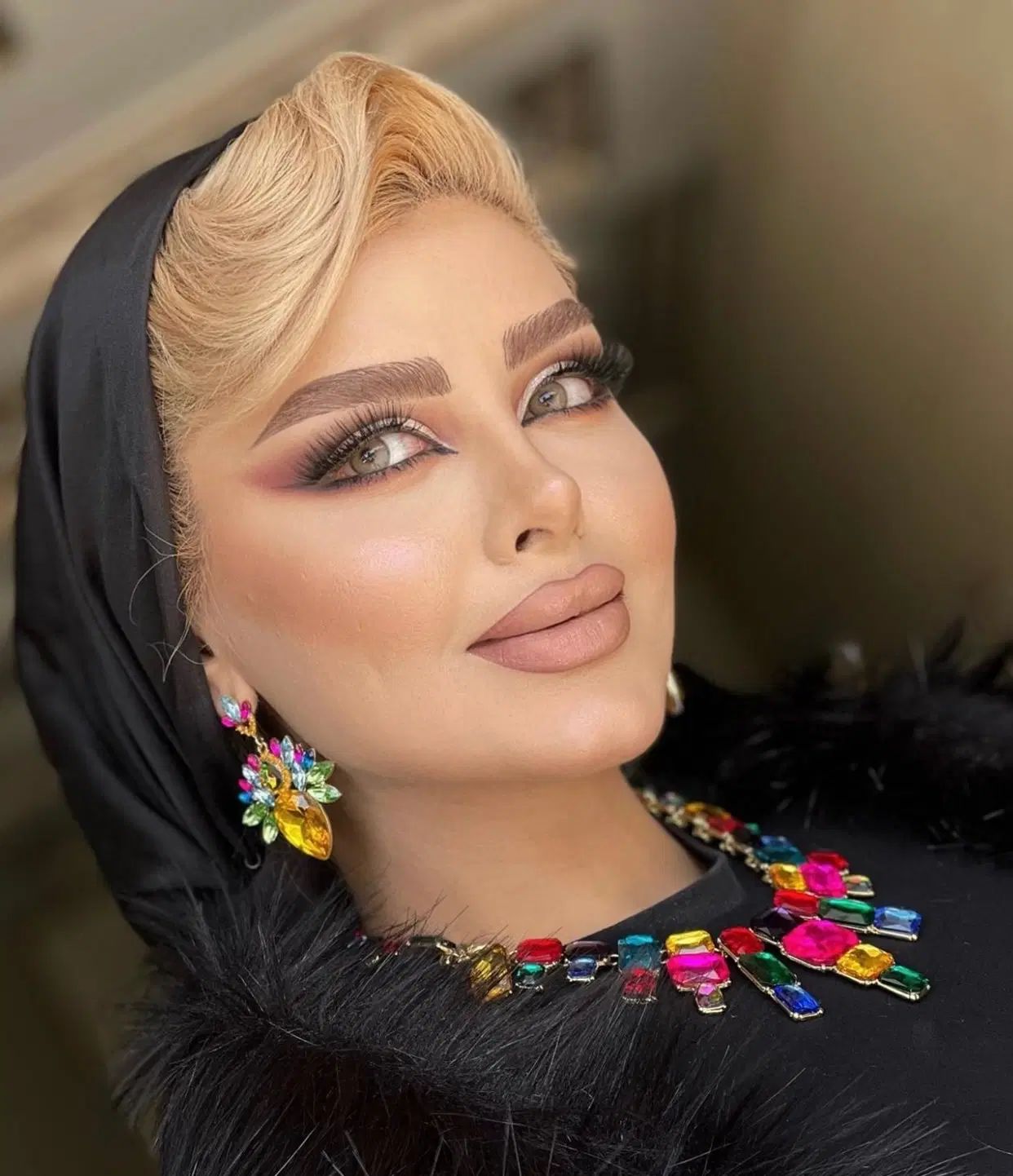 میکاپ و شنیون + آموزش|خدمات آرایشگری و زیبایی|مشهد, گلشور|دیوار
