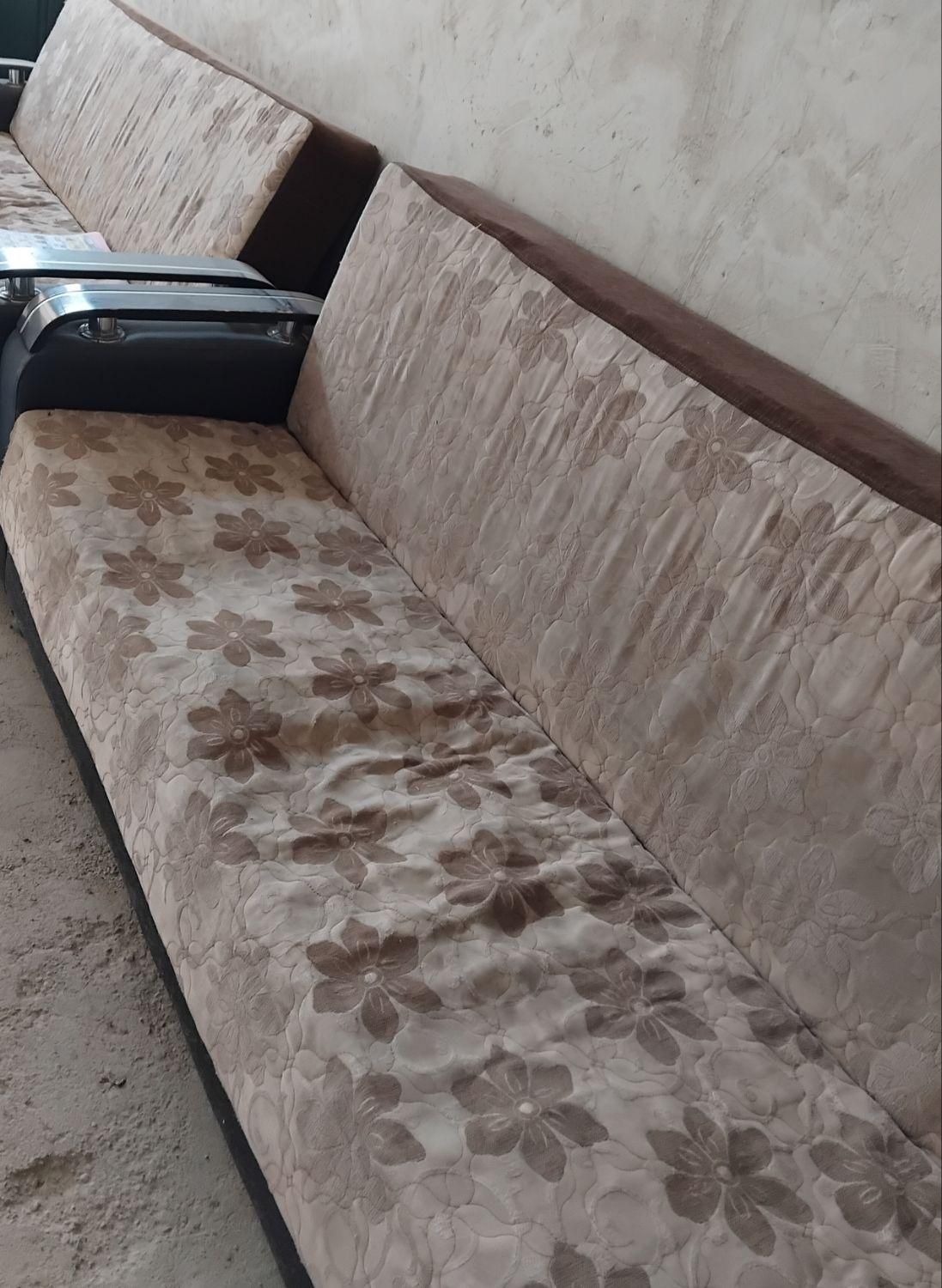 مبل کاملا راحت هشت نفر تاشو هستن.۴،۵۰۰،۰۰۰|مبلمان خانگی و میز عسلی|ارومیه, |دیوار