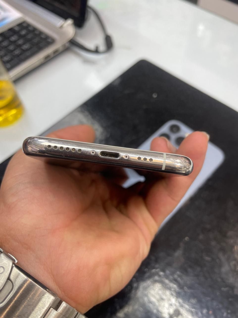 اپل iPhone 11 Pro با حافظهٔ ۲۵۶ باتری ۹۱ فابریک|موبایل|اصفهان, چرخاب|دیوار