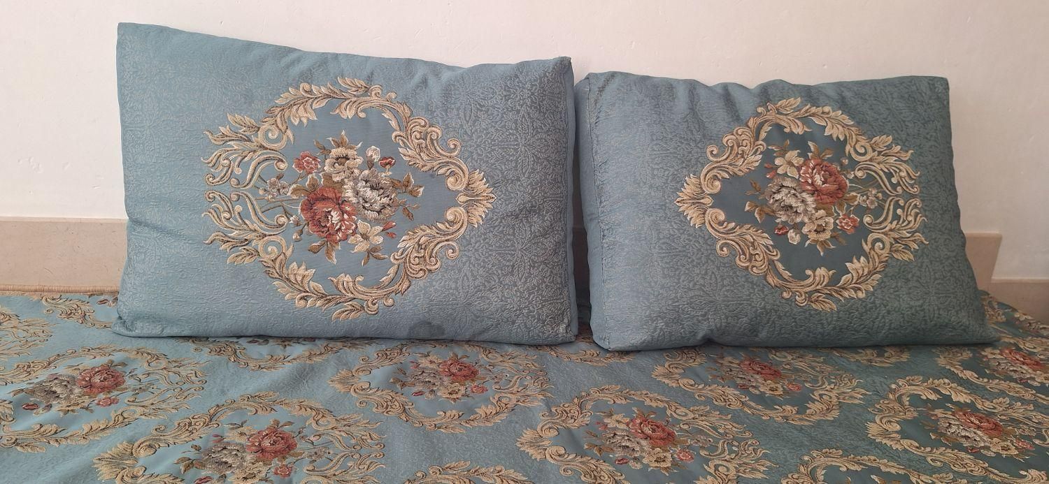 روبالشی و رو تشک مهمان|رختخواب، بالش، پتو|قم, آذر (نکویی)|دیوار