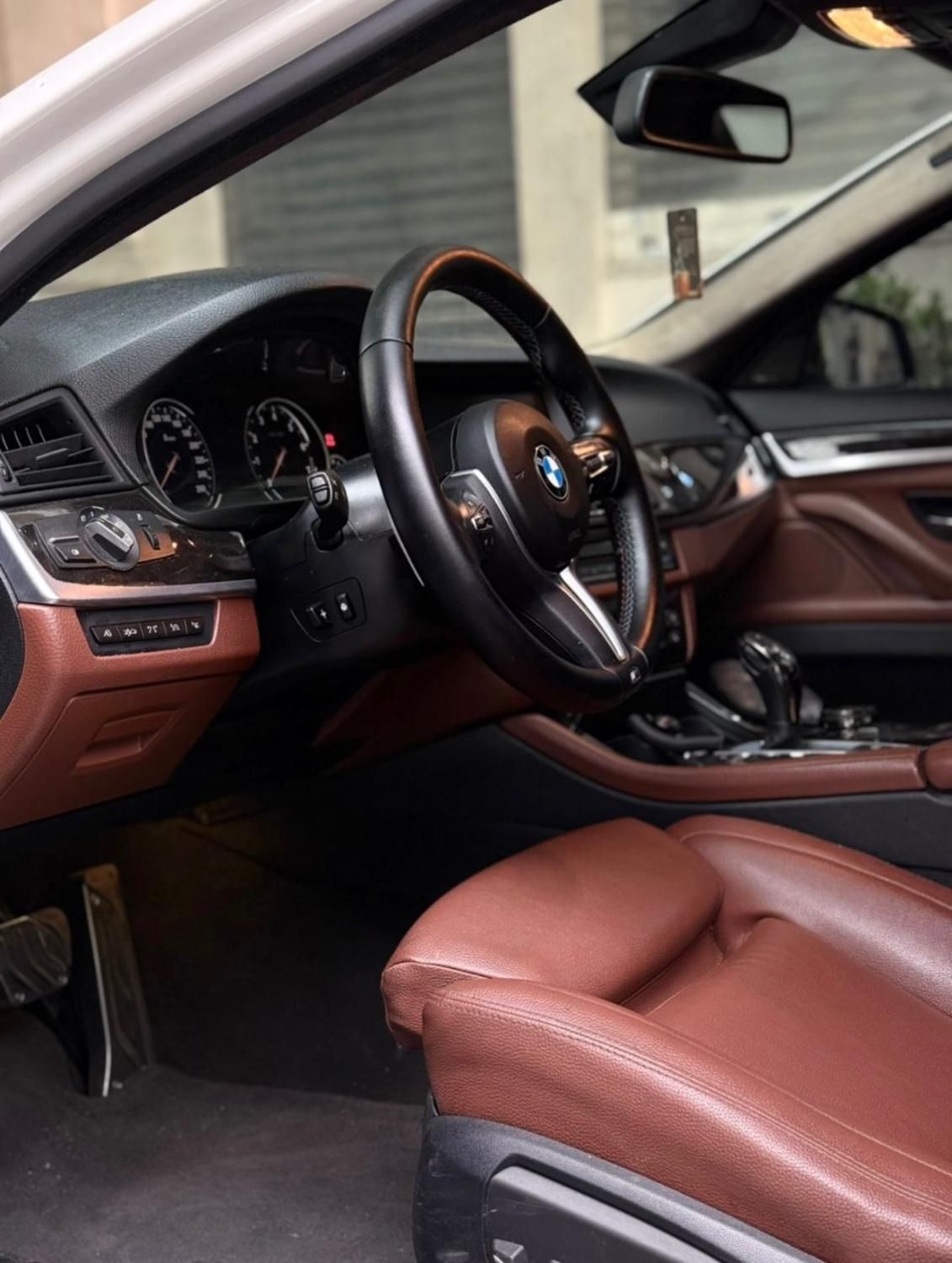 BMW 528 2014 - بی توضیح ۵ کلید فابریک|خودرو سواری و وانت|تهران, شهرک غرب|دیوار